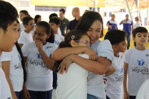 Em visita ao Centro de Lançamento de Alcântara senadora Eliziane Gama destaca investimentos sociais e importância estratégica da base