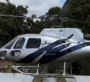 ENQUANTO SÃO LUÍS PARA E VIVE CAOS NO TRÂNSITO, ORLEANS MANTÉM AGENDA NOS LENÇÓIS MARANHENSES DE HELICÓPTERO
