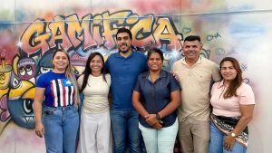 Eliziane Gama apoia inclusão digital com entrega de computadores a estudantes de Rosário